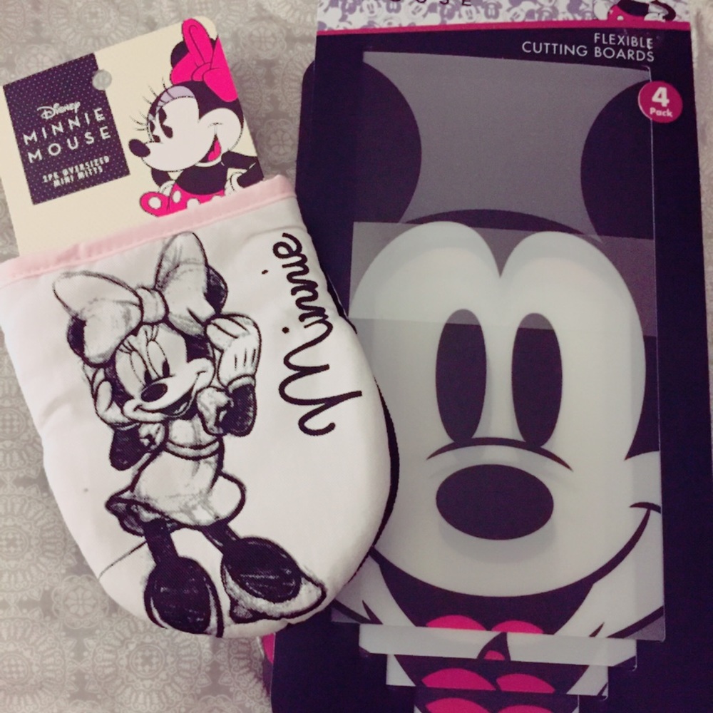 Oven Mitt Cutting Board Combo Disney Minnie Mouse